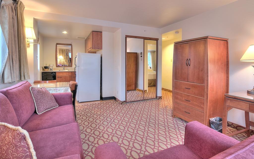 Anchorage Grand Hotel Quarto foto